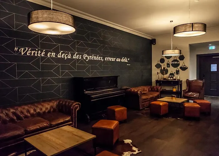 Les Pyrenees Hotel 2*