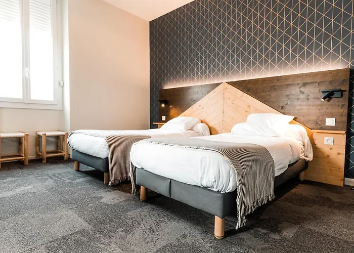 Les Pyrenees Hotel 2*